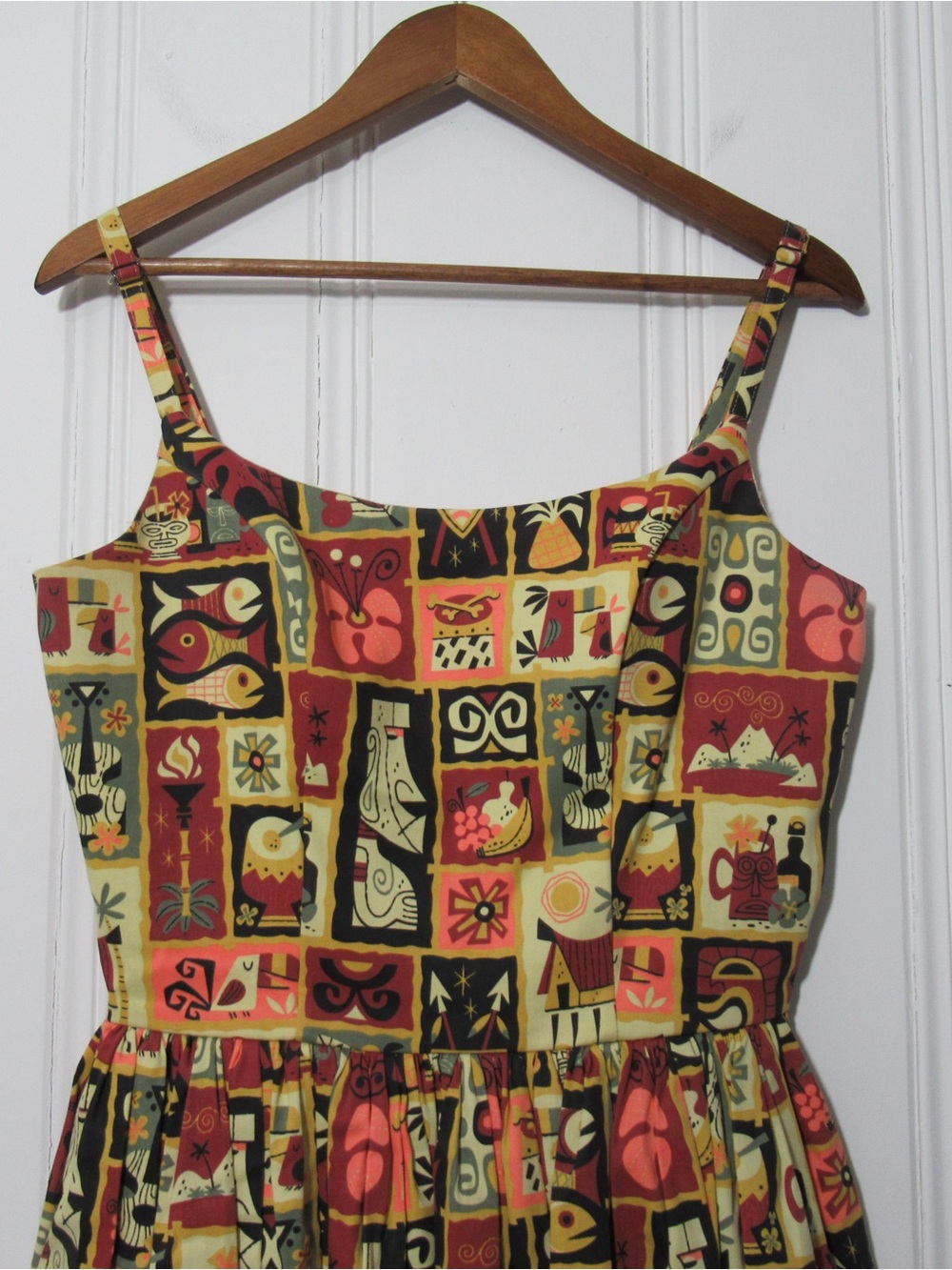 Pinup Couture Tiki-style novelty print Dress Size Large - Picture 11 of 13